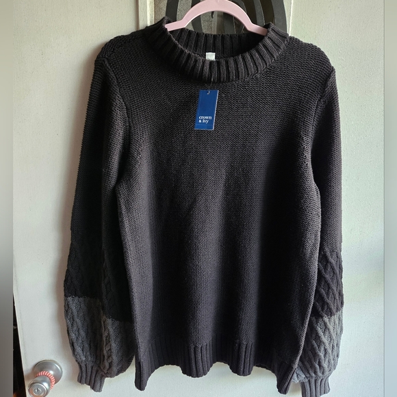 Crown & Ivy Charcoal and Slate Crewneck Cable Knit Sweater NWT - Picture 1 of 6